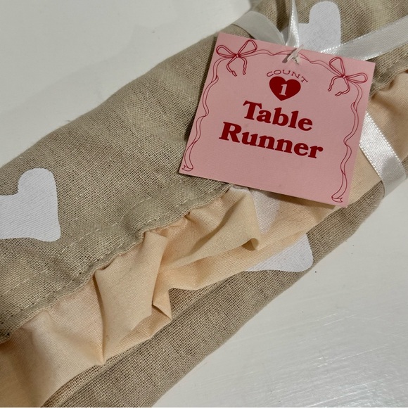 Target Heart Patterned Target Runner - Picture 6 of 9